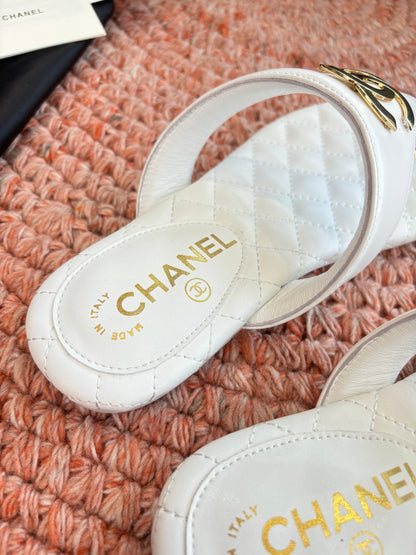 CC 26s Thong Sandals White Sheepskin 648258