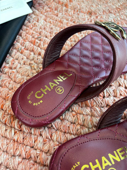 CC 26s Thong Sandals Burgundy Sheepskin 648257