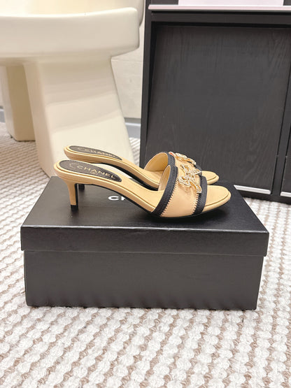 CC 26s Stiletto Sandals 55 Beige Black Leather 652574