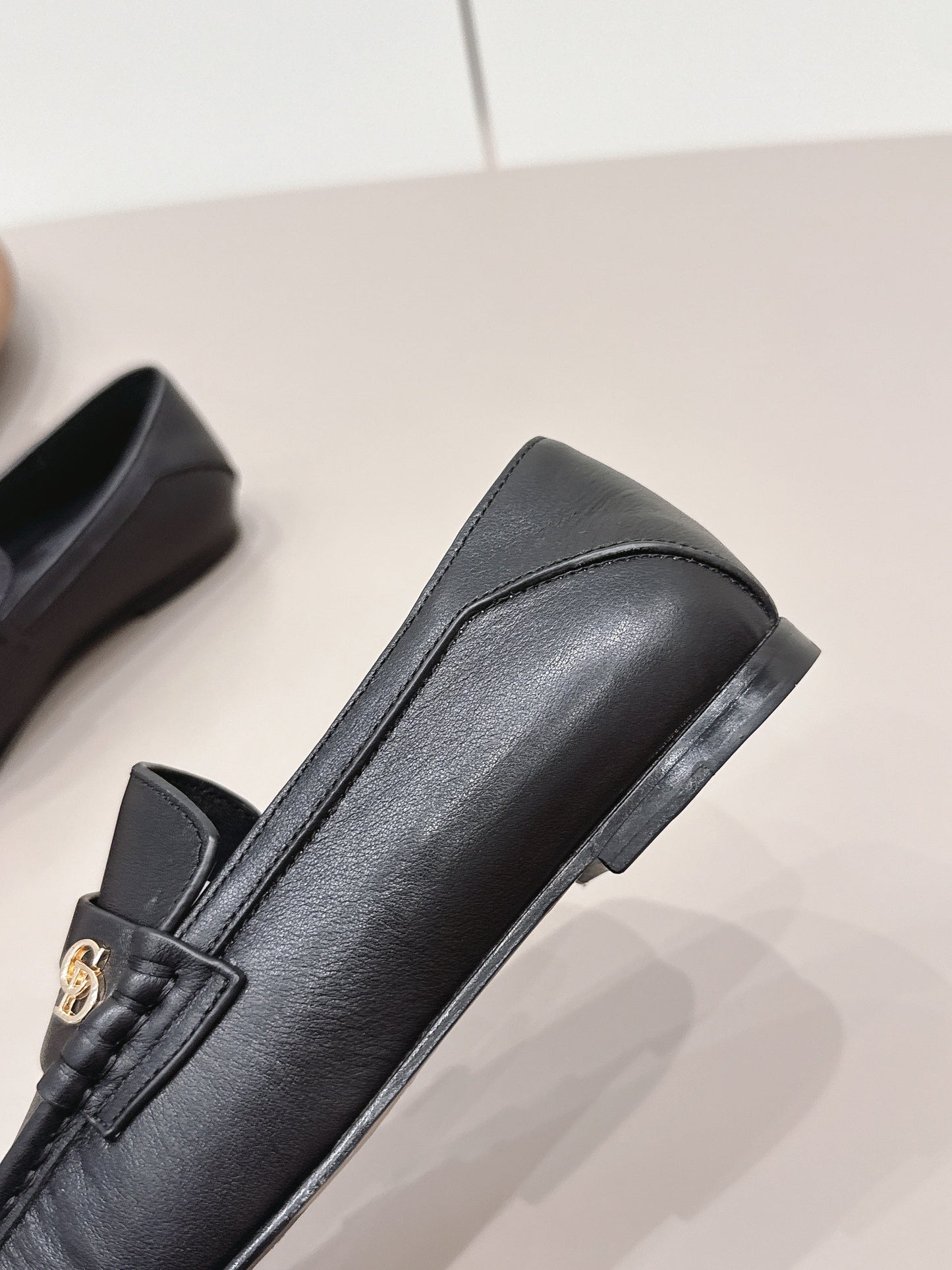 CD 26A Loafers Black Cowhide Leather 738310