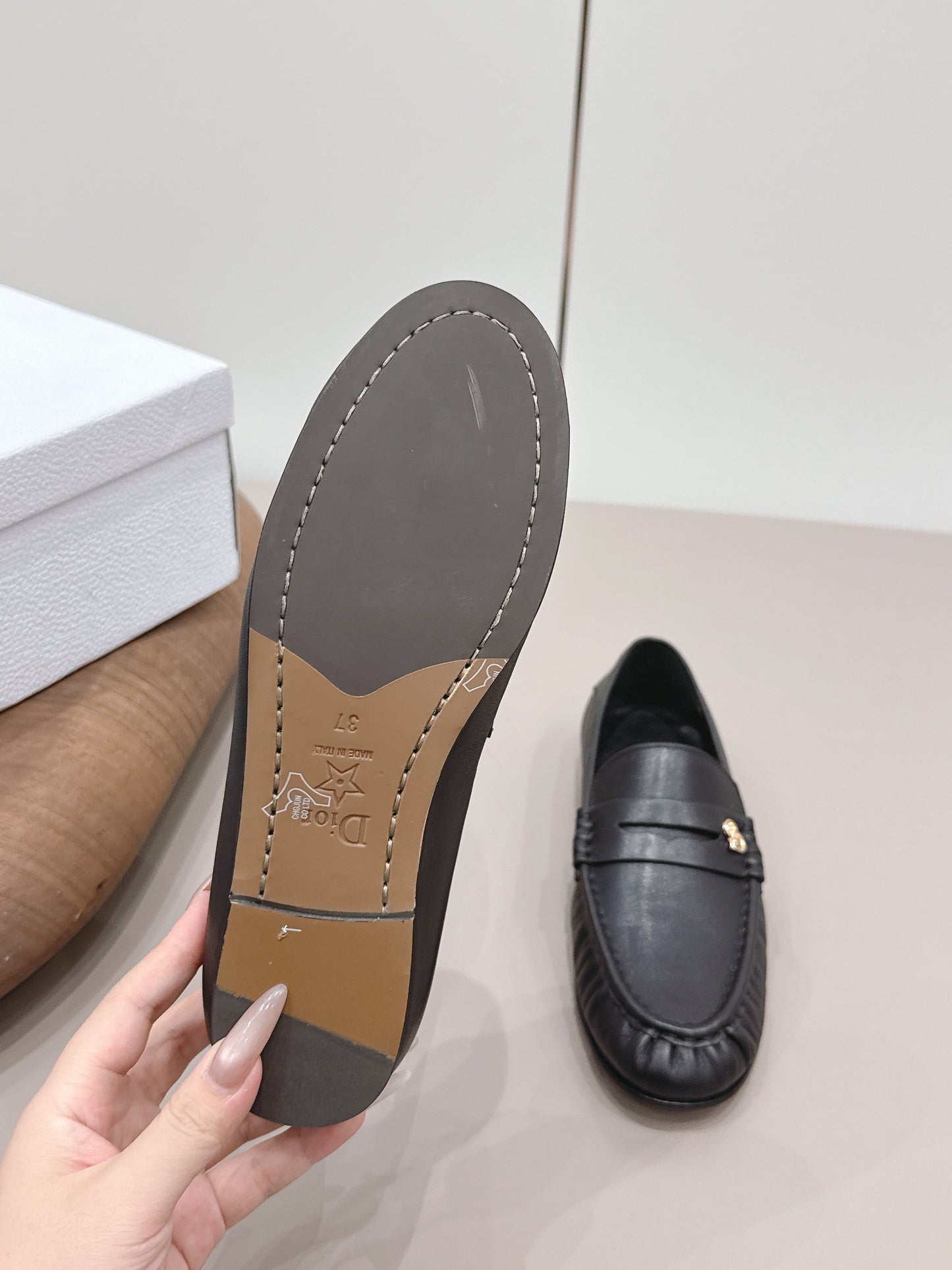 CD 26A Loafers Black Cowhide Leather 738310