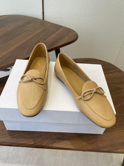 Celine 26 Loafers Beige Sheepskin 624692