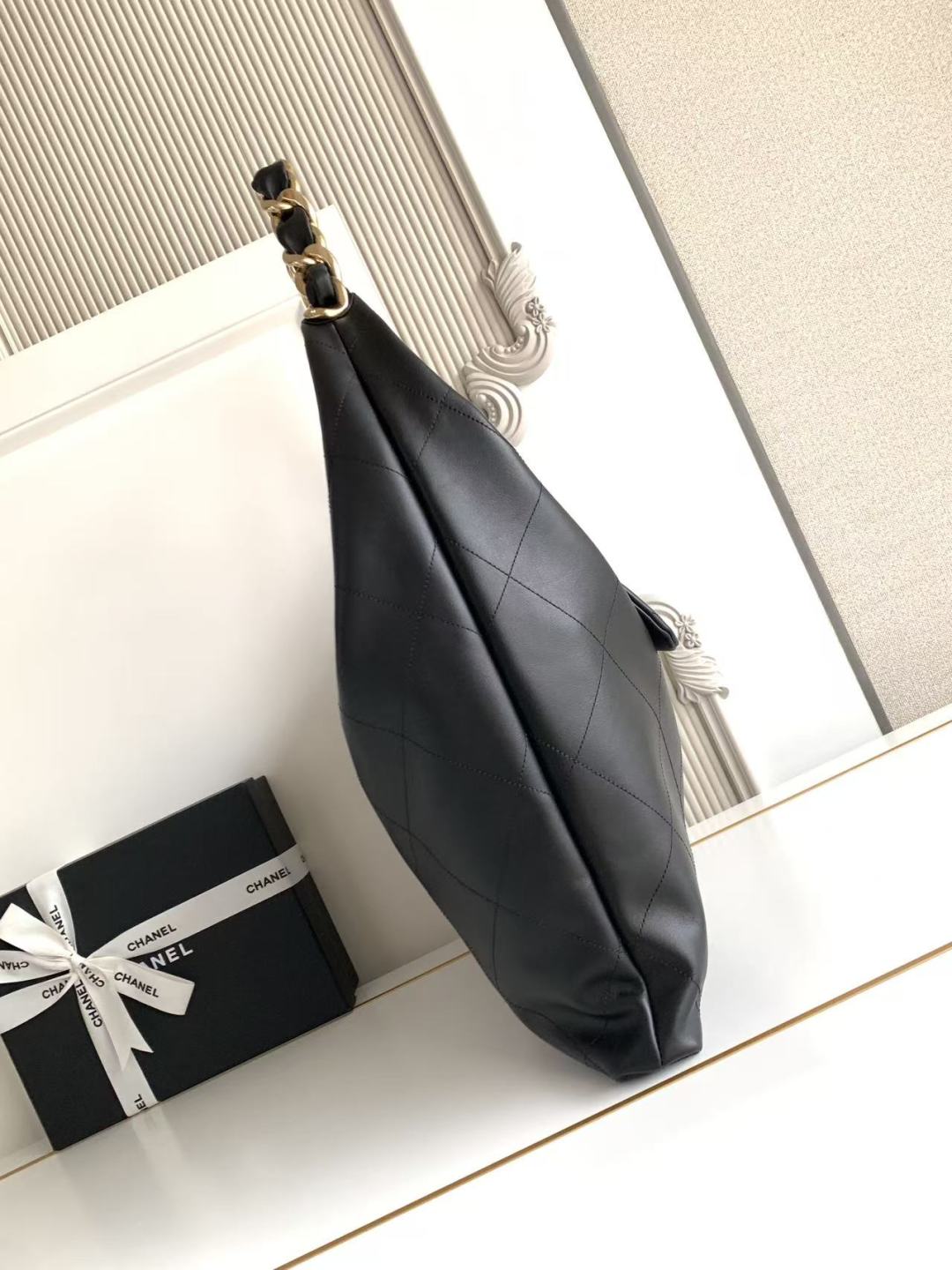 CC 2025 Bag 53cm Black Gold Calfskin 300852