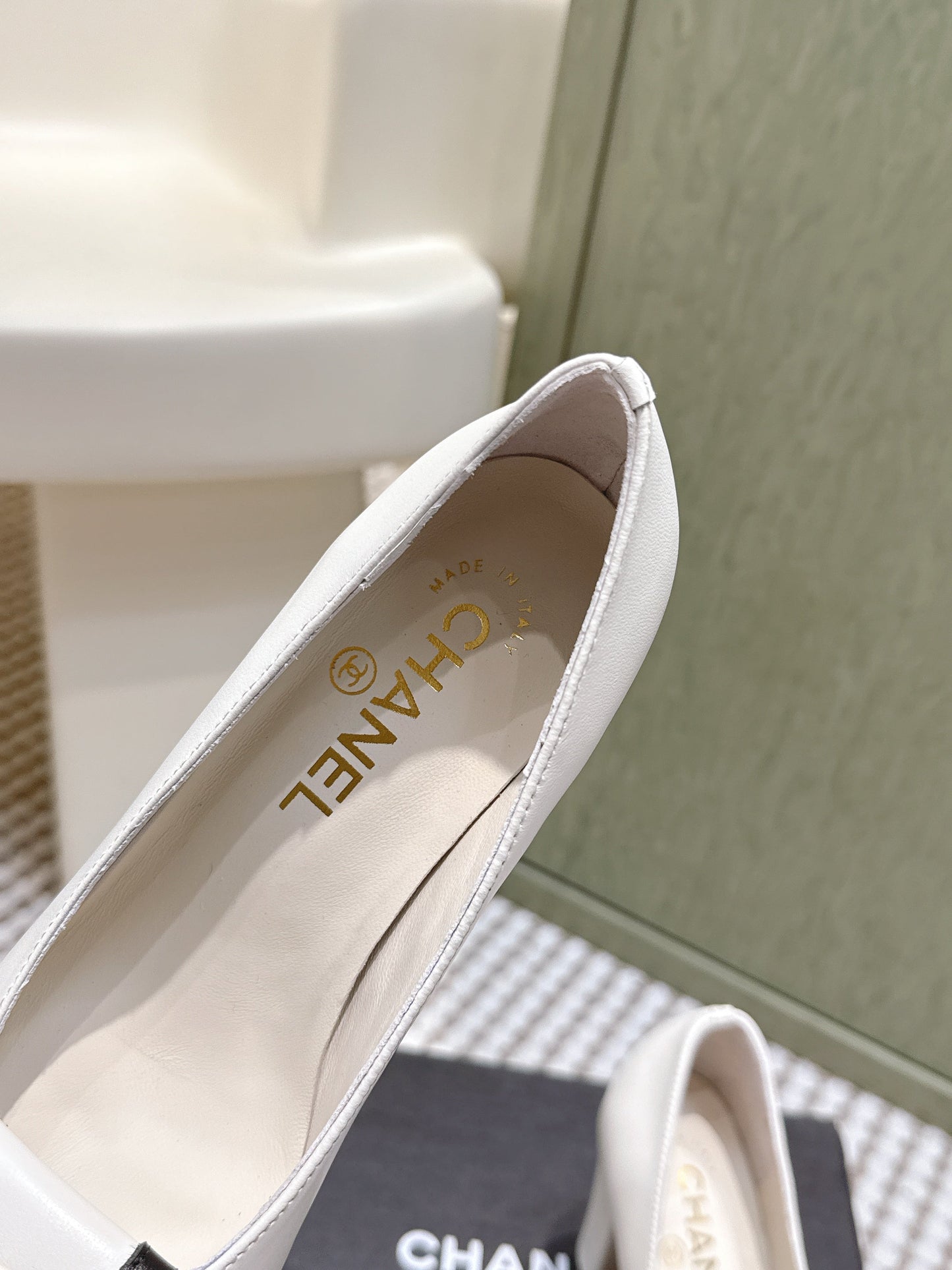Chanel 2026 Pump White And Black Lambskin 653538