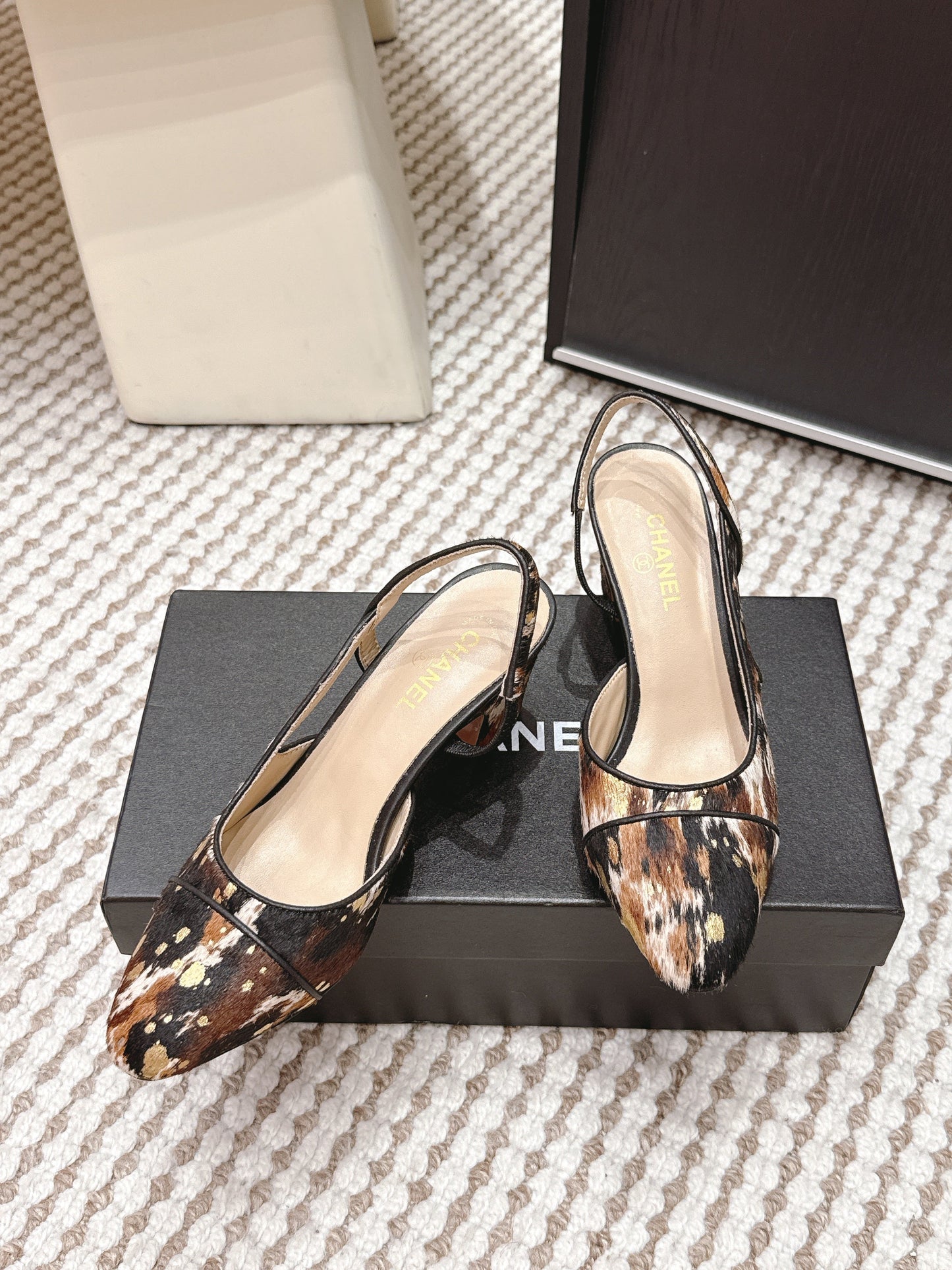 CC 26s Slingback 65 Black Brown Leopard Leather 652654