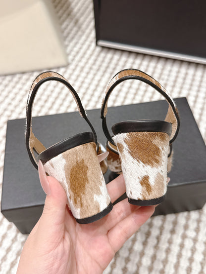 CC 26s Slingback 65 Beige White Leopard Leather 652655