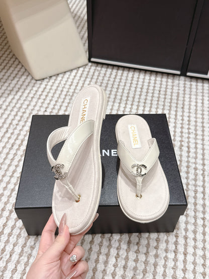 CC 26s Thong Sandals Light Beige Suede Sheepskin 632353