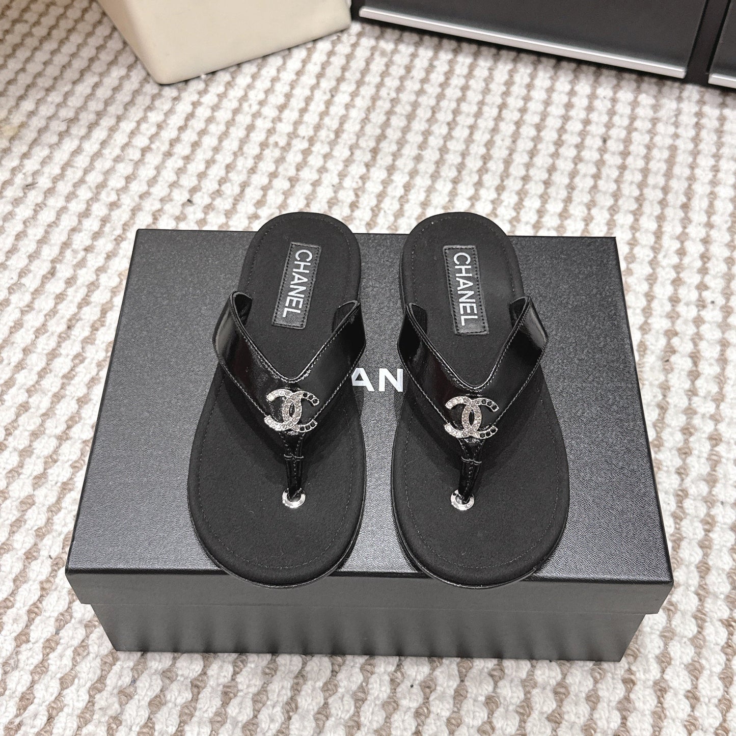 CC 26s Thong Sandals Black Suede Sheepskin 632352
