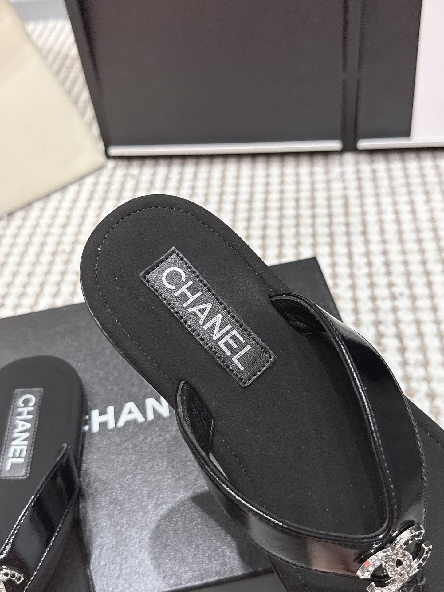 CC 26s Thong Sandals Black Suede Sheepskin 632352