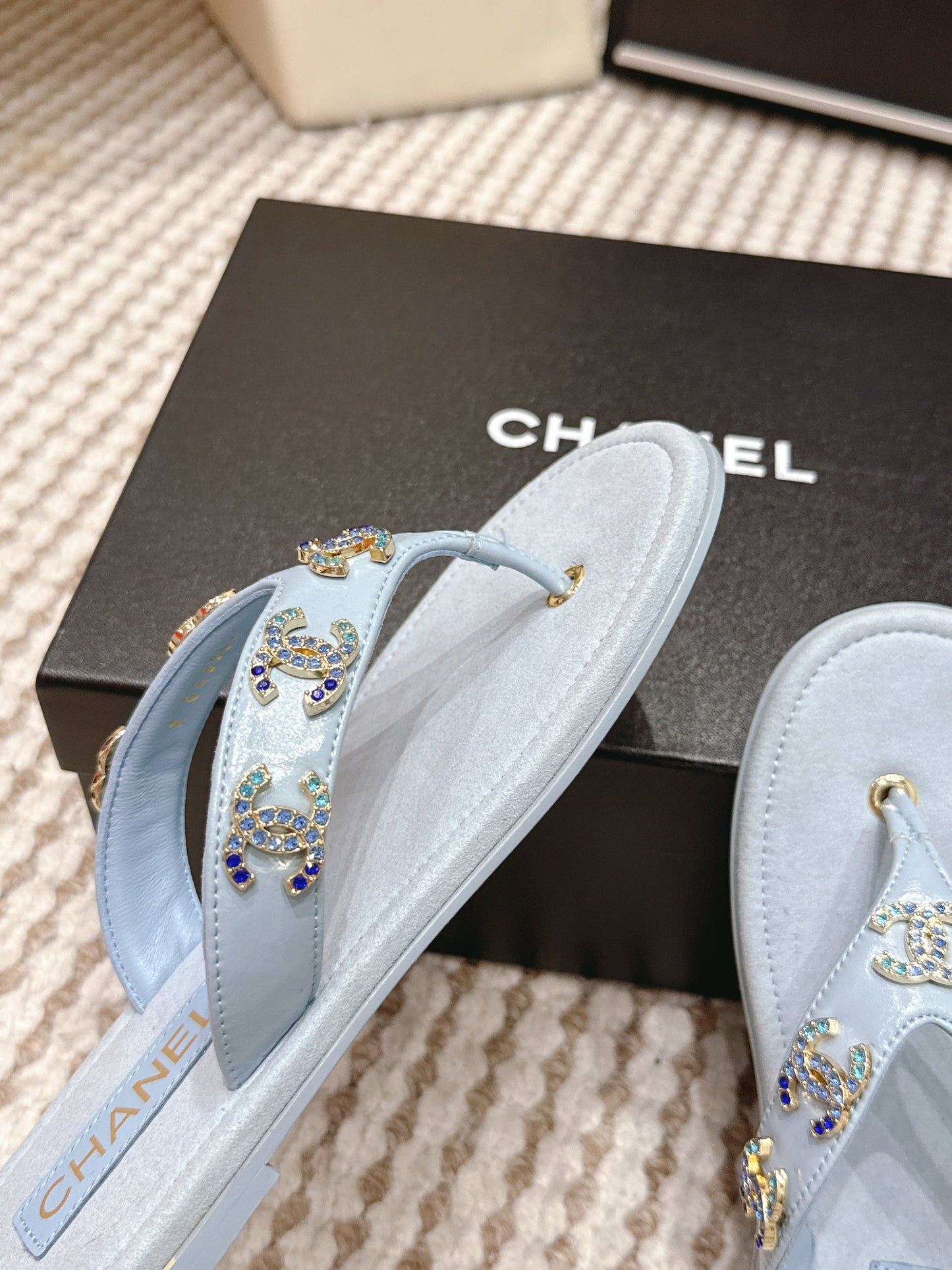 CC 26s Thong Sandals Baby Blue Suede Sheepskin Multicolor Charm 632359