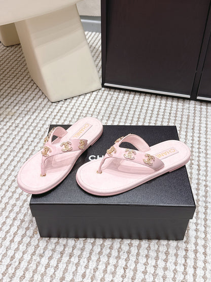 CC 26s Thong Sandals Pastel Pink Sheepskin Multicolor Charm 632361