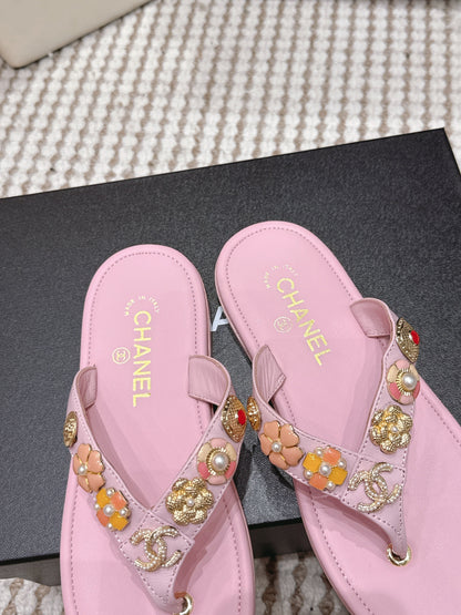 CC 26s Thong Sandals Pink Sheepskin Multicolor Charm 632362