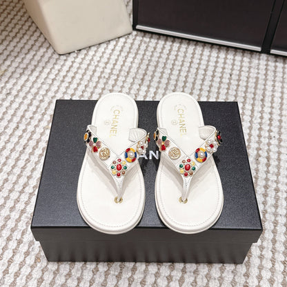 CC 26s Thong Sandals White Sheepskin Multicolor Charm 632363