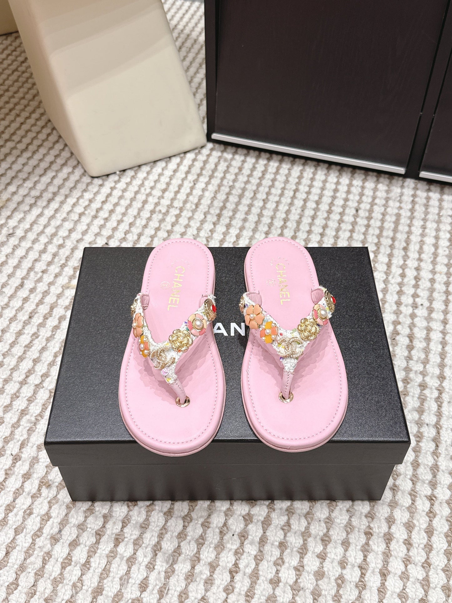 CC 26s Thong Sandals Light Pink Sheepskin Gold Charm 632367