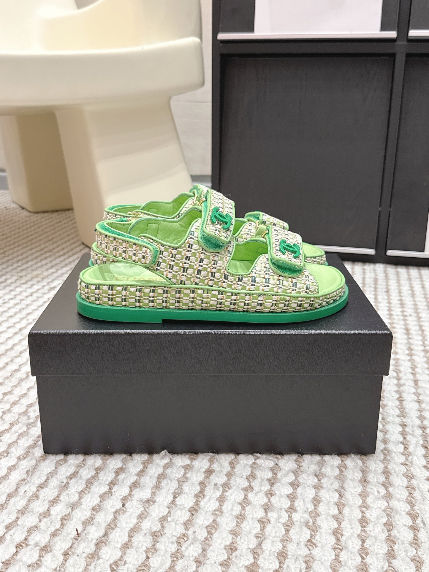 CC 26s Sandals Green White Beige Leather 632405