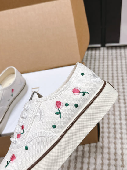 CD 26 Platform Sneaker White Canvas 632440