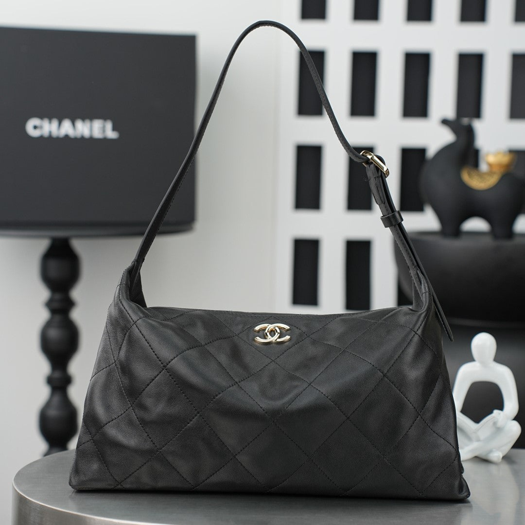 CC 26s Maxi Hobo Bag Black Shiny Lambskin GHW