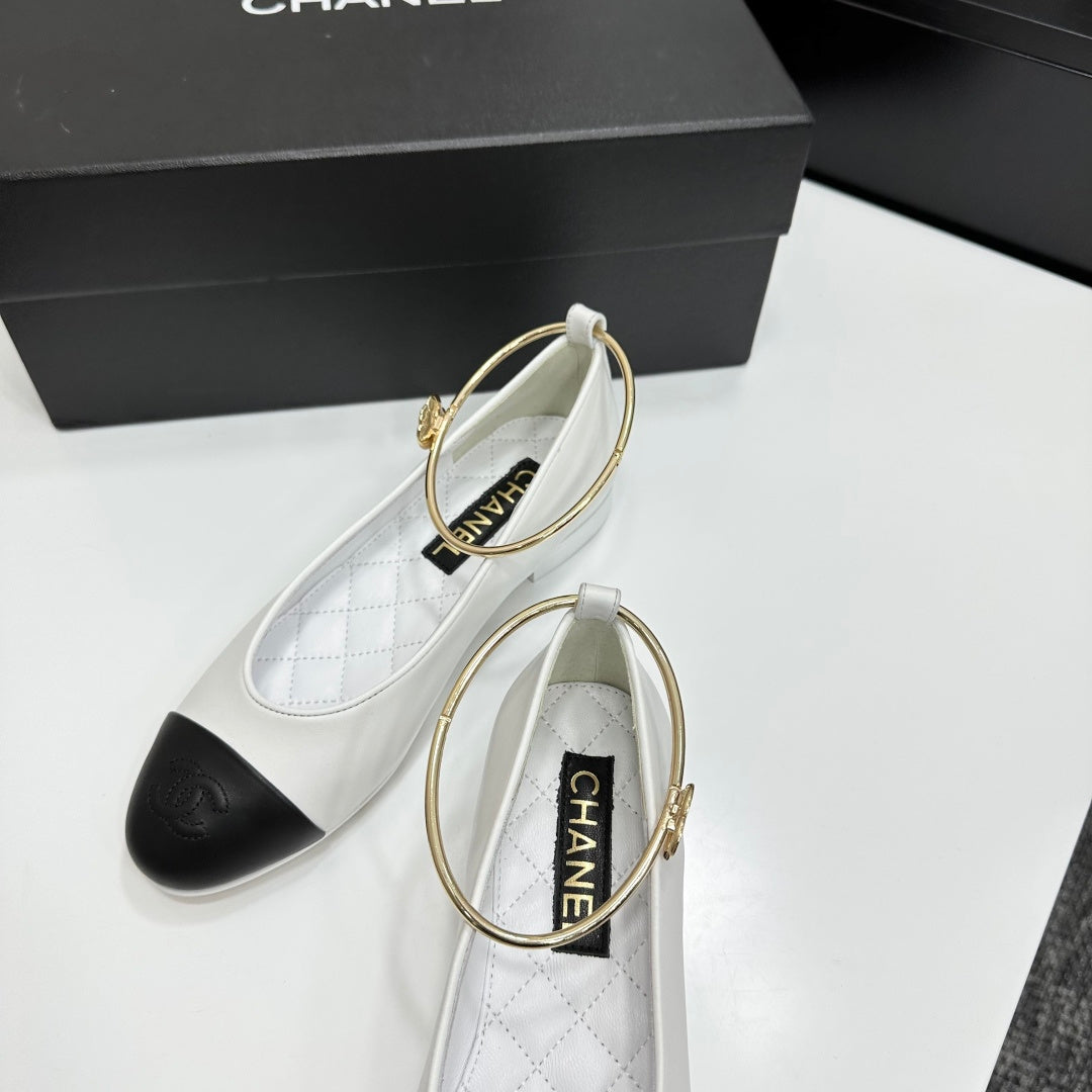 CC 26s Ballet Flats Ivory Black Sheepskin 626305