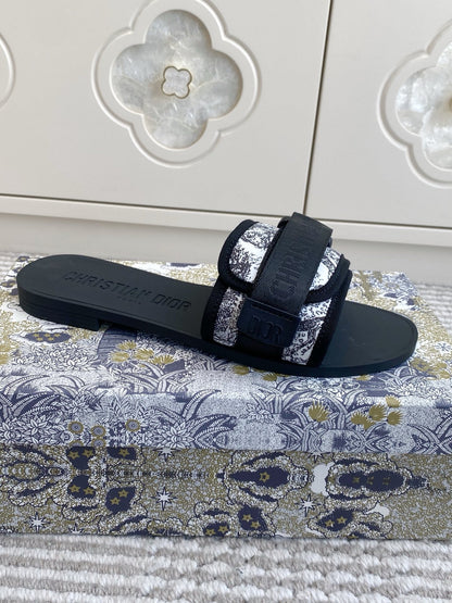 CD 26s Flat Slippers Black White Canvas Rubber 648130