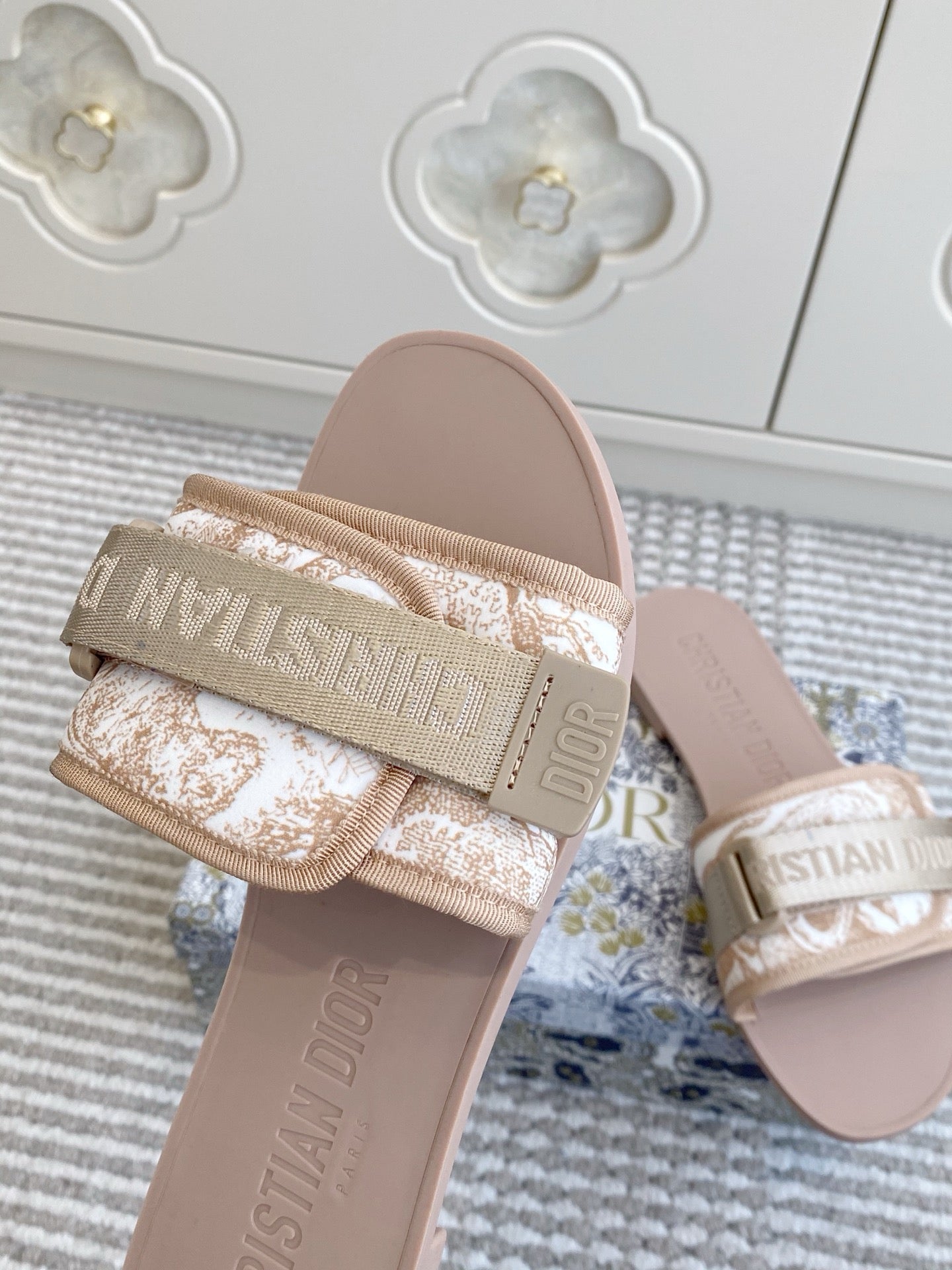 CD 26s Flat Slippers Canvas Rubber 648132