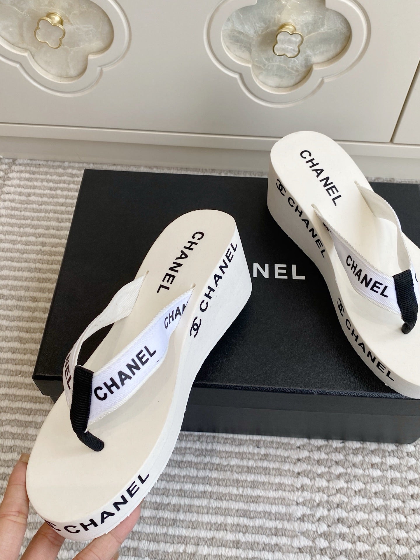 CC 26s Thong Sandals 65 White Rubber Leather 647673