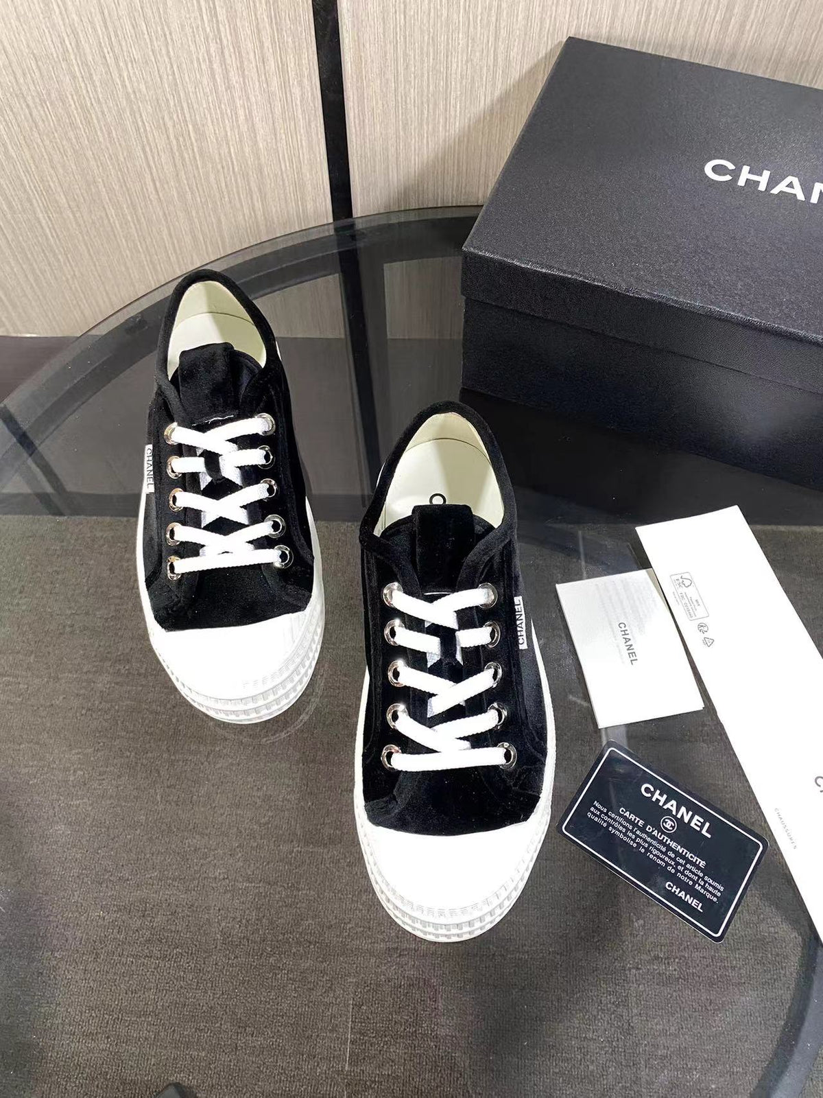 CC 26s Sneaker Black Suede 799310