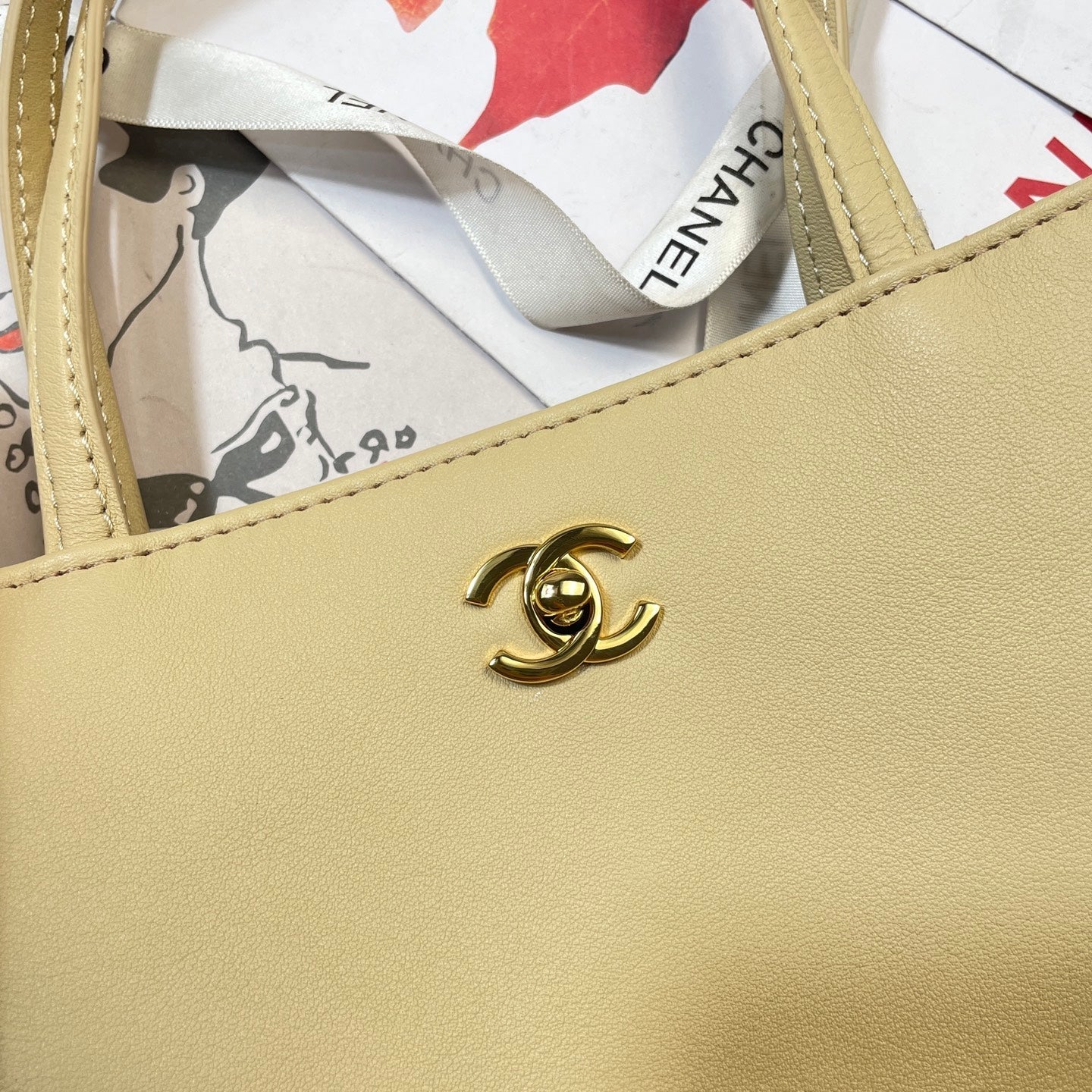 Chanel 2026 Shooping Bag 28.5cm Calfskin With Gold Metal 378587