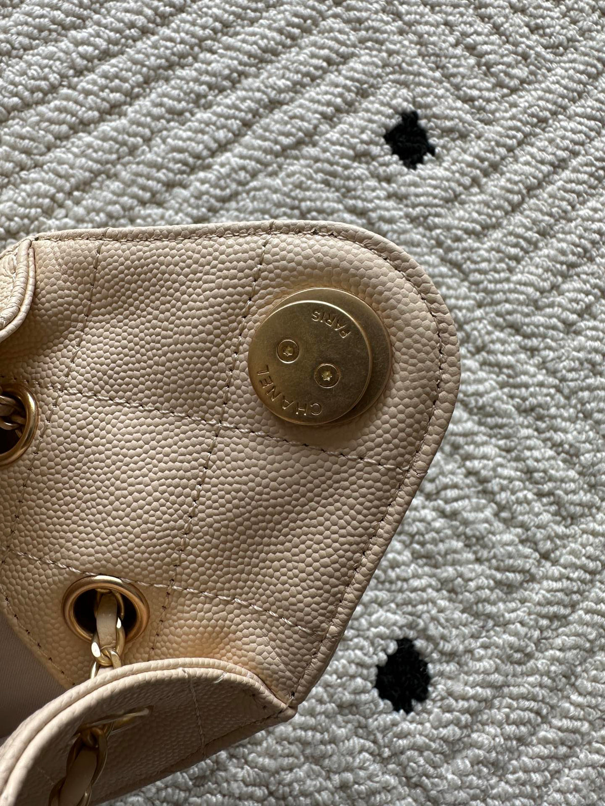 Chanel 25 Hobo Bag 22cm Beige Calfskin 286181