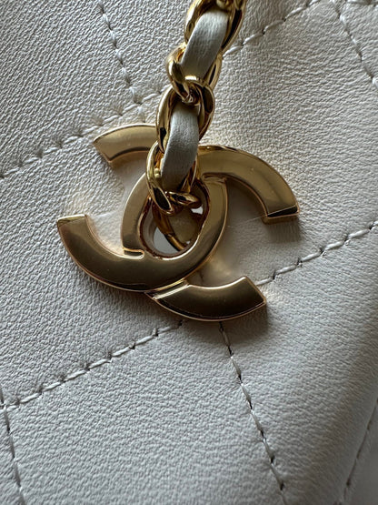 Chanel 2026 Bucket Bag 18cm Lambskin Suede Denim