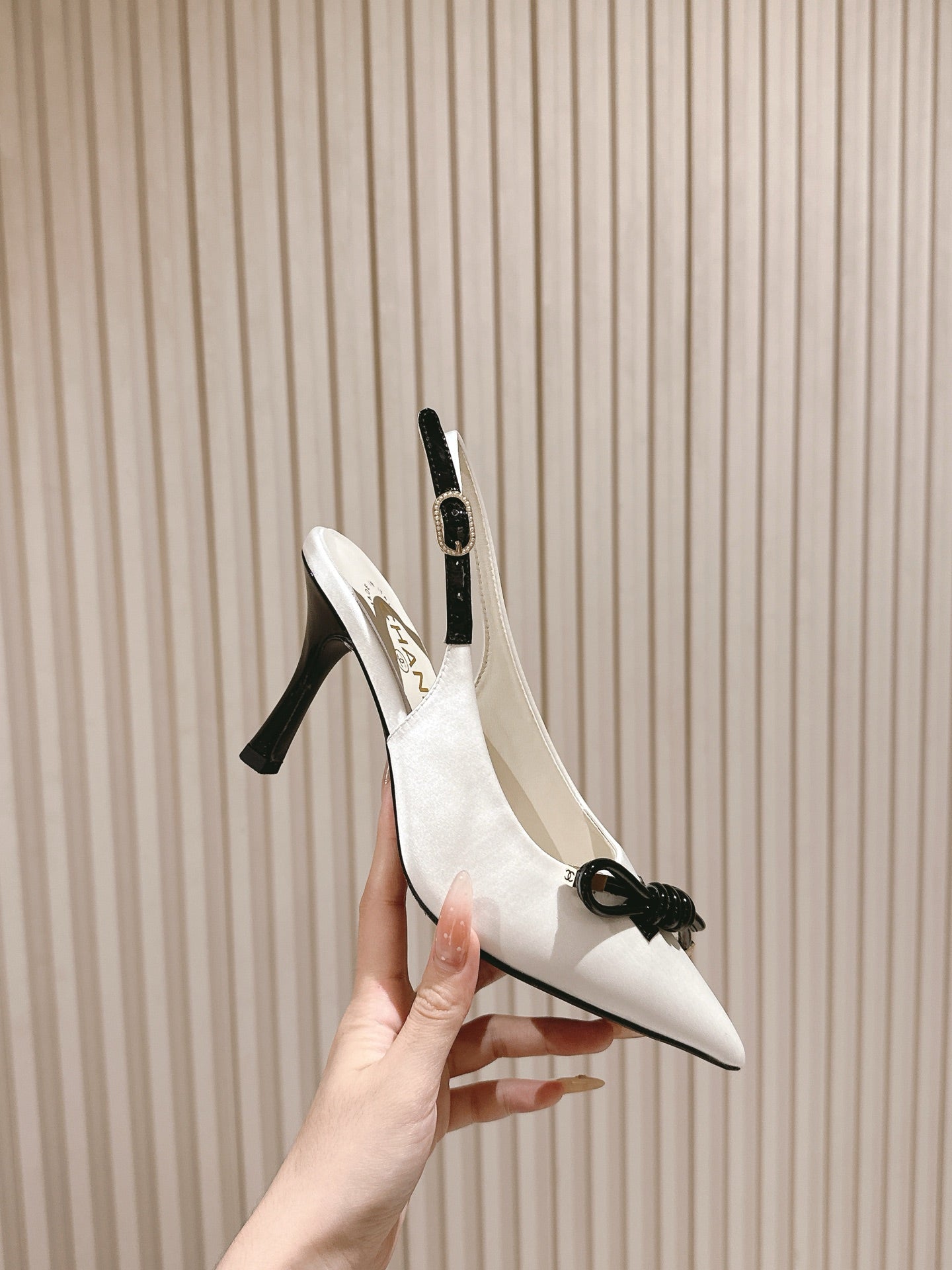 CC 26s Slingback 85 White Satin Sheepskin 658478
