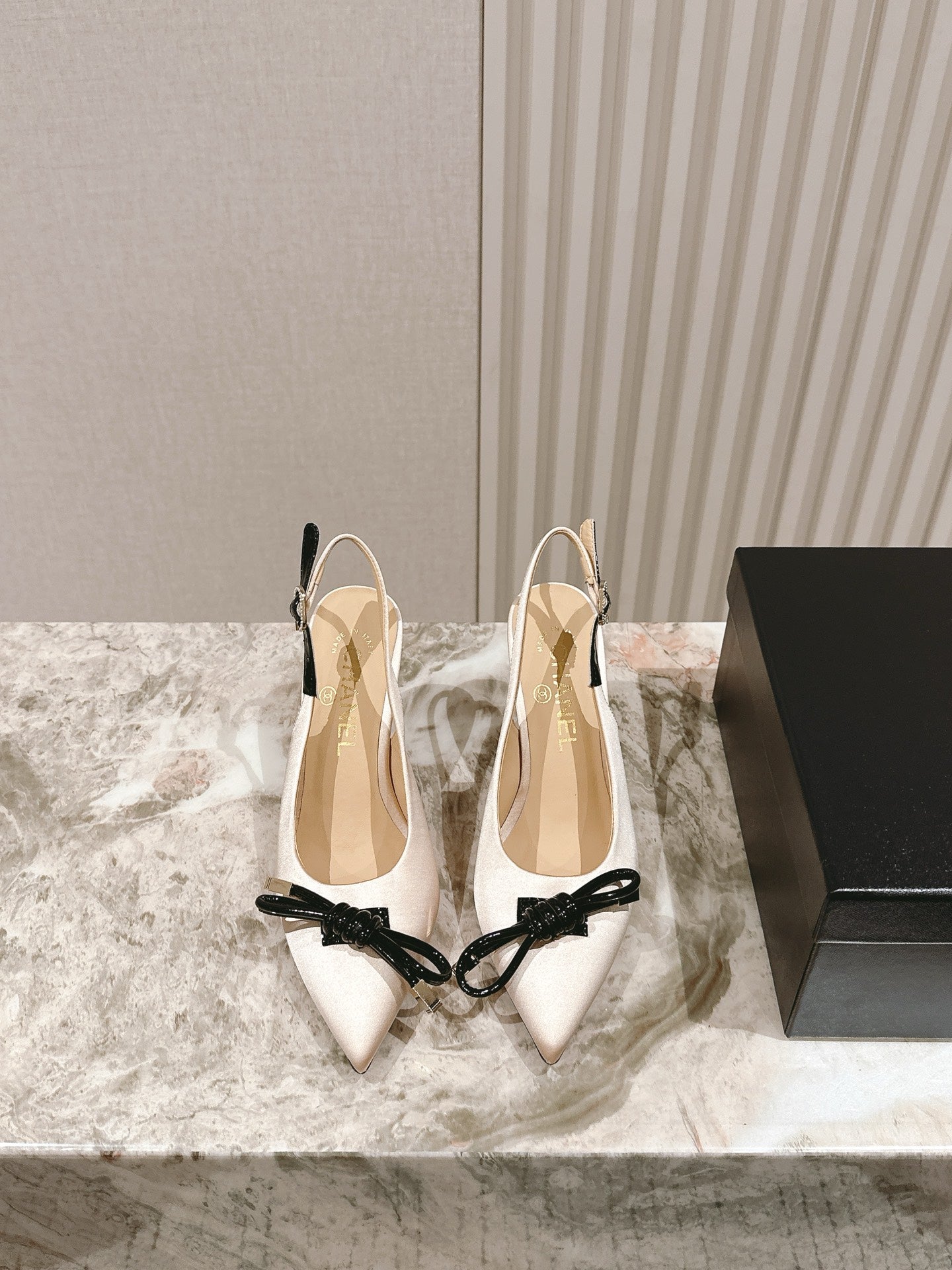 CC 26s Slingback 85 Beige Satin Sheepskin 658479