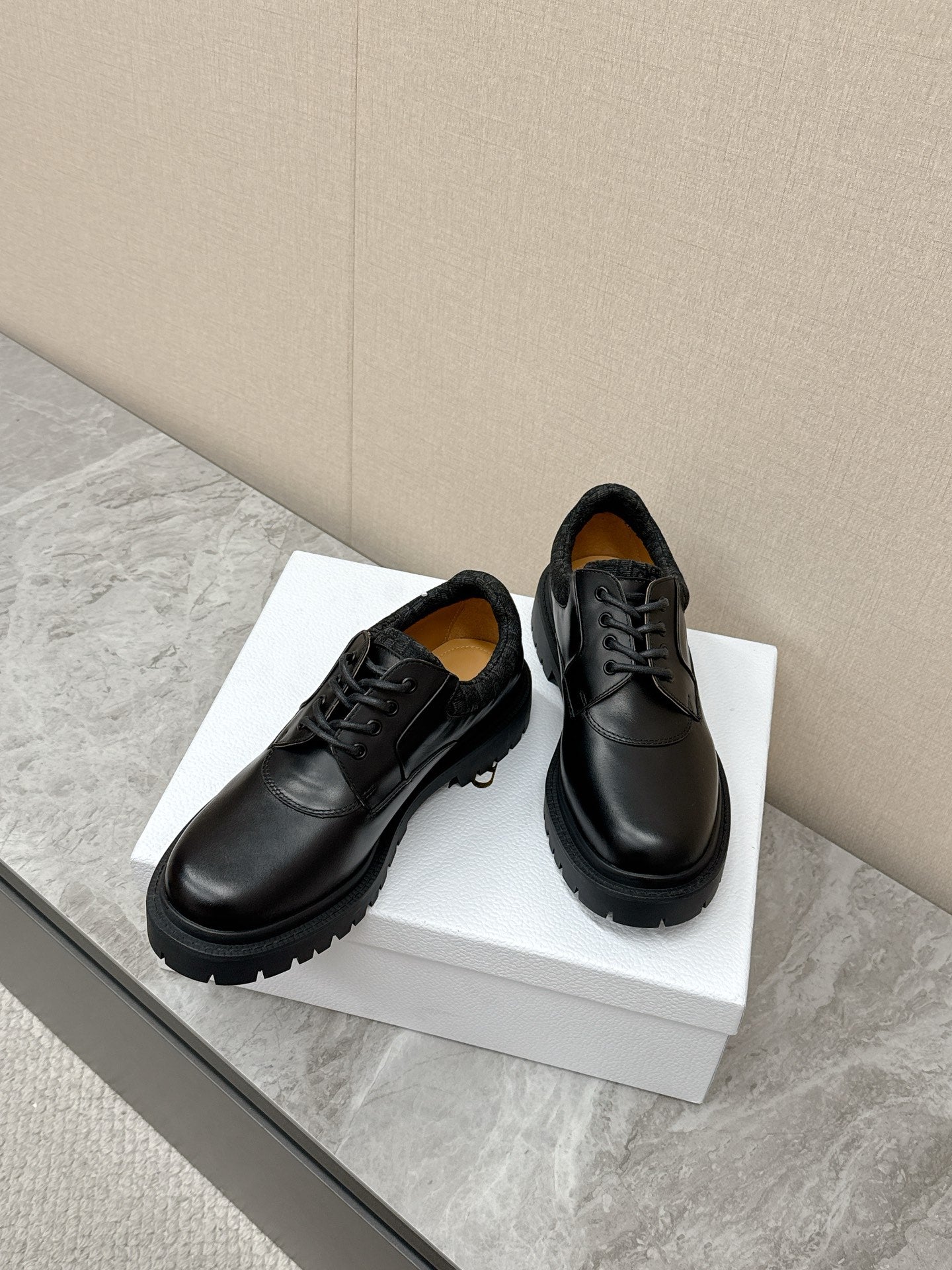 CD 26 Vintage Loafers Black Calfskin 608797