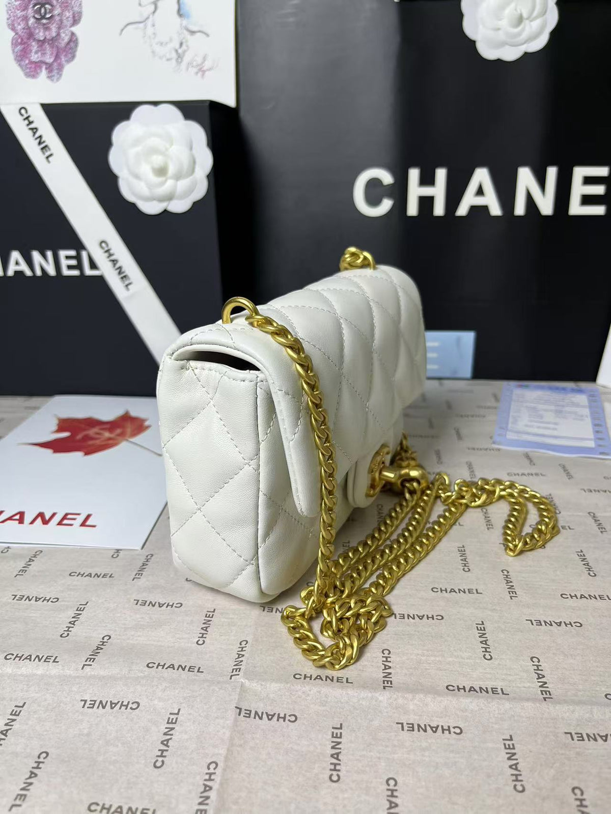25C Mini Flap 19cm White Lambskin Gold Heart Hardware