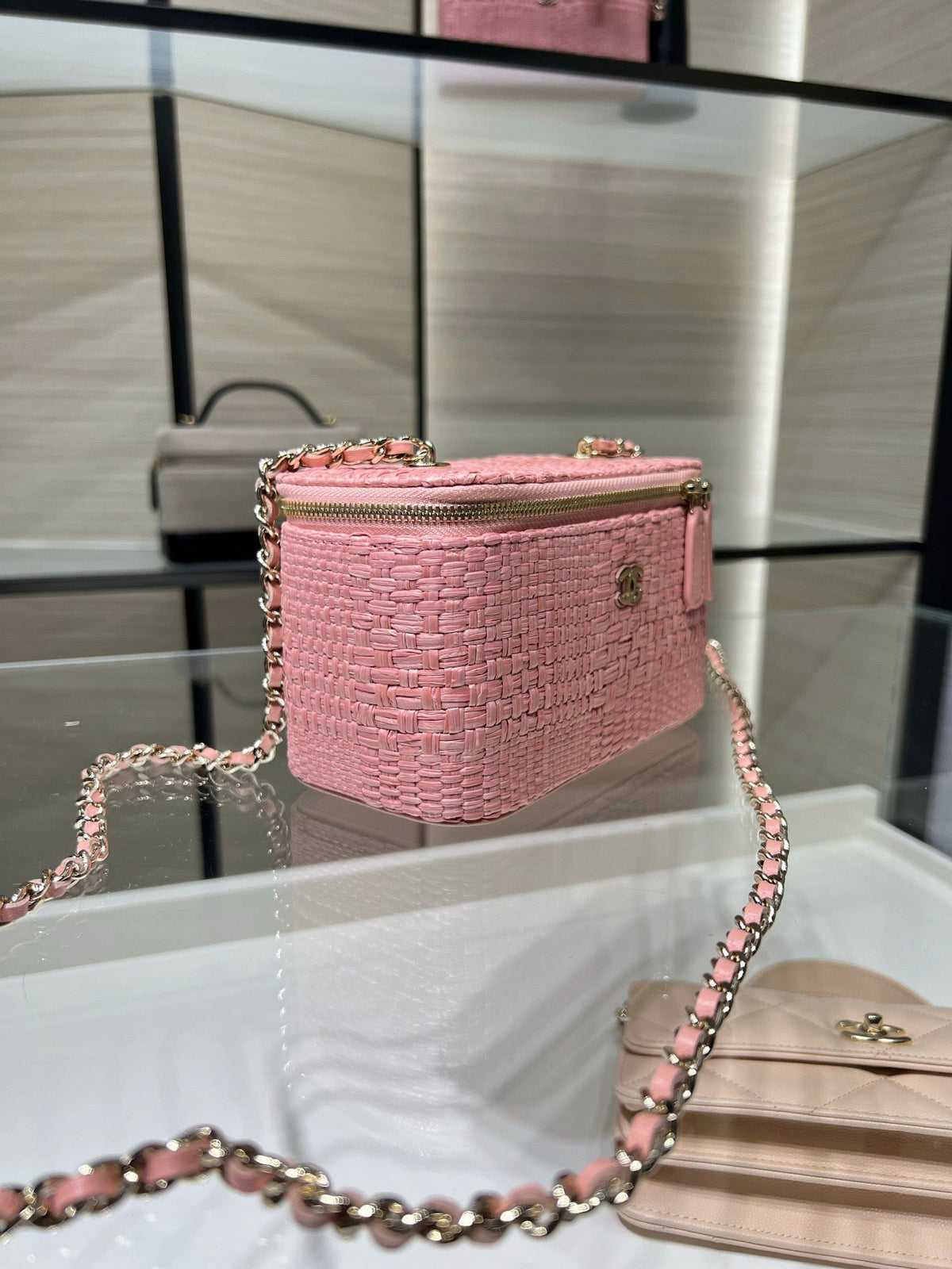 CC Long Vanity Case 16cm Light Pink Woven Straw