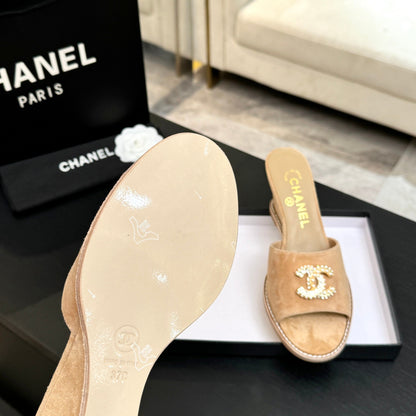 CC 2026 Wedge Sandals 65 Beige Suede 667767