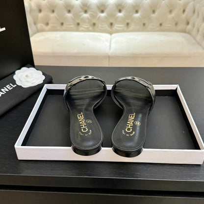 CC 2026 Flat Slippers Black Sheepskin Double C 700456