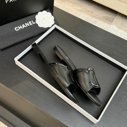 CC 2026 Flat Slippers Black Sheepskin Double C 700456