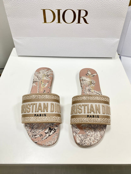 CD 26s Embroidered Sandals Pink Nude Gold Canvas Leather 683012