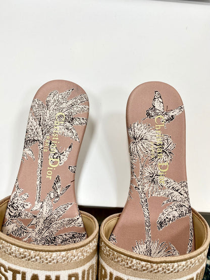 CD 26s Embroidered Sandals Pink Nude Gold Canvas Leather 683012