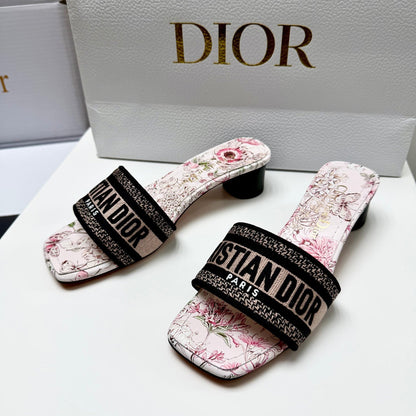 CD 26s Embroidered Sandals Light Pink Black Canvas Leather 683010