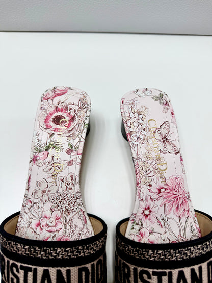 CD 26s Embroidered Sandals Light Pink Black Canvas Leather 683010