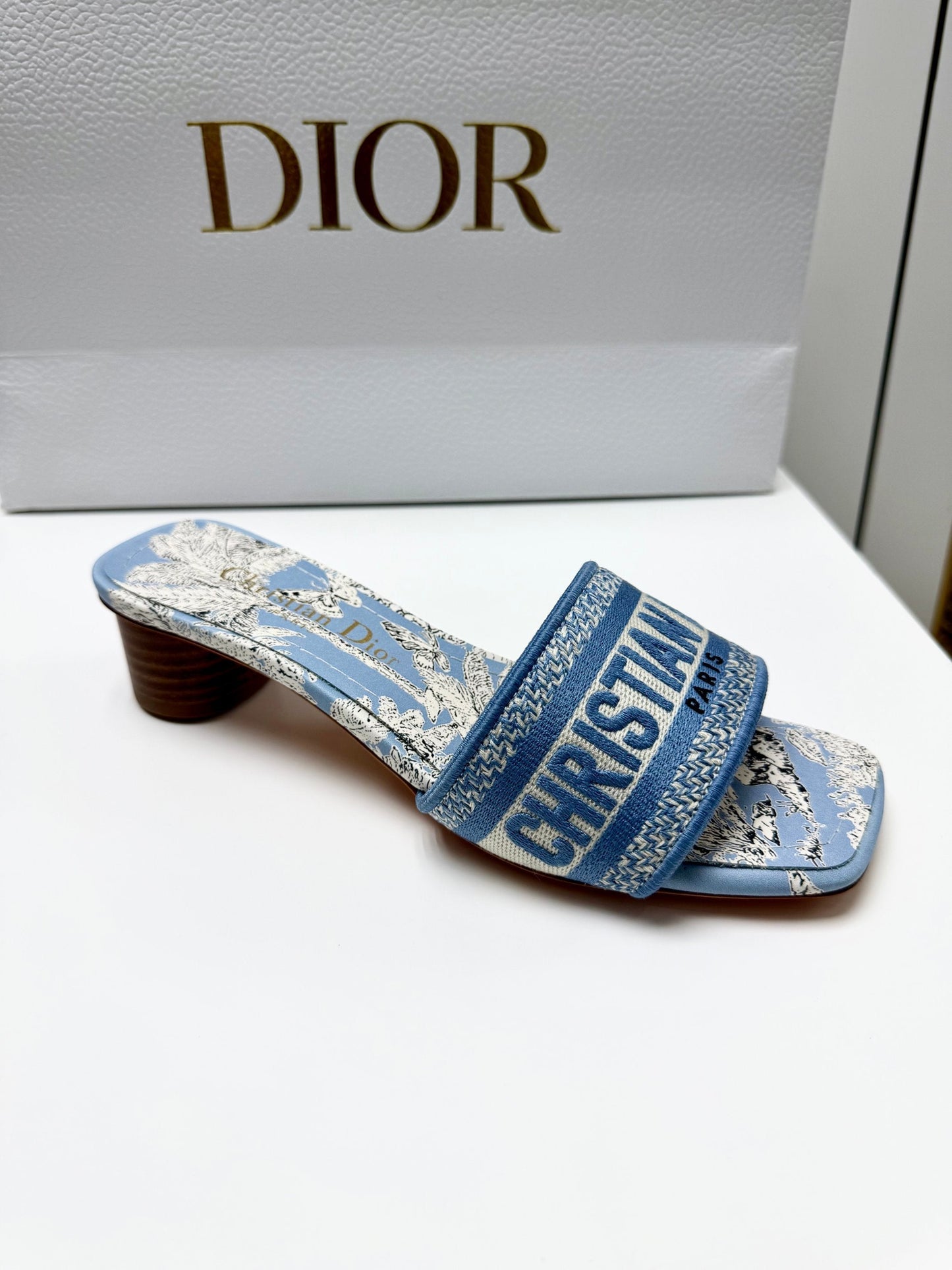 CD 26s Embroidered Sandals Blue Beige Canvas Leather 683014