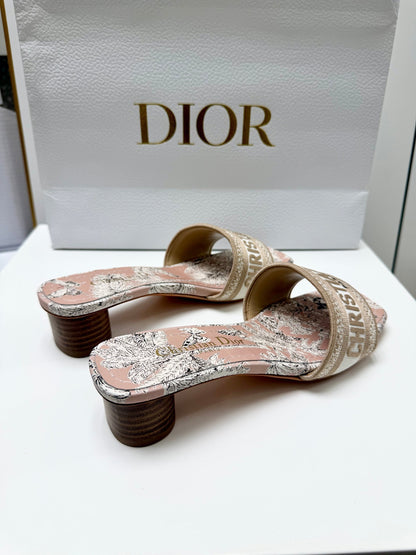 CD 26s Embroidered Sandals Pink Nude Gold Canvas Leather 683012