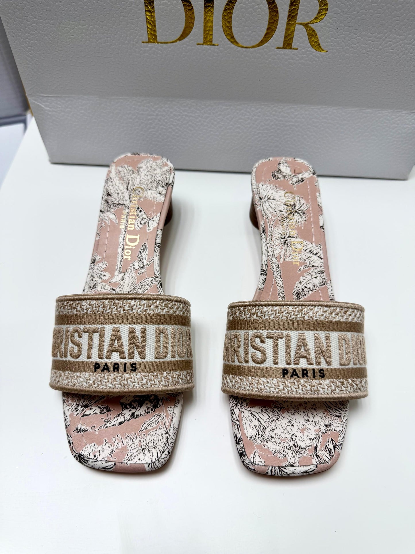CD 26s Embroidered Sandals Pink Nude Gold Canvas Leather 683012