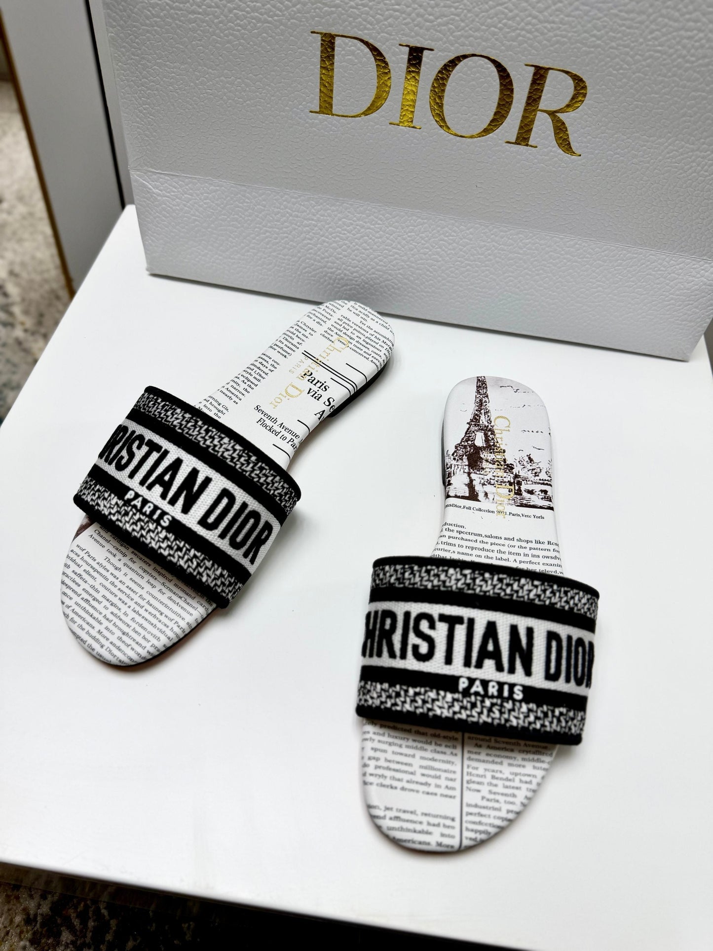 CD 26s Embroidered Slippers Black White Canvas Leather 683019