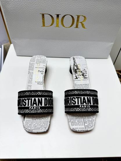 CD 26s Embroidered Slippers Black White Canvas Leather 683019