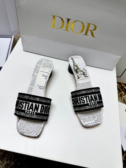 CD 26s Embroidered Slippers Black White Canvas Leather 683019