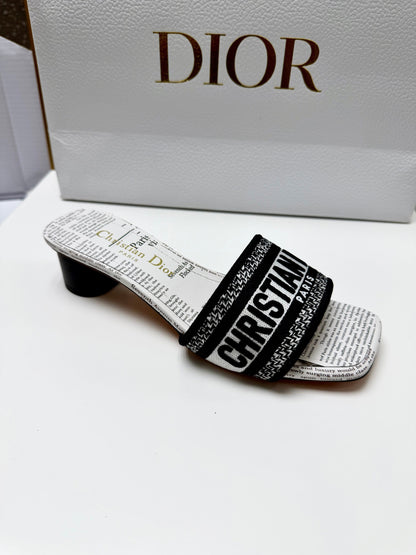 CD 26s Embroidered Slippers Black White Canvas Leather 683019