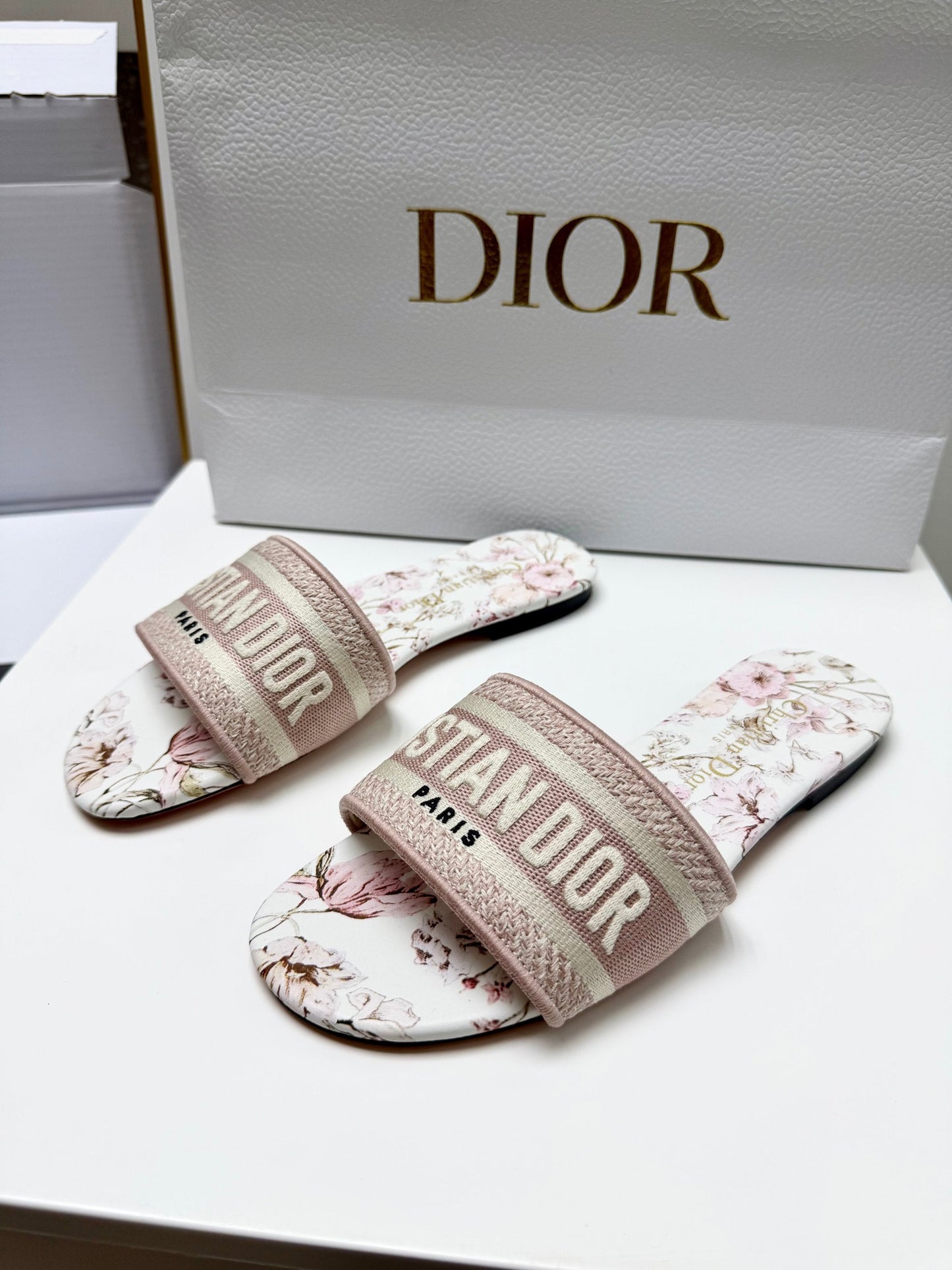 CD 26s Embroidered Sandals Pink Pastel Canvas Leather 683020