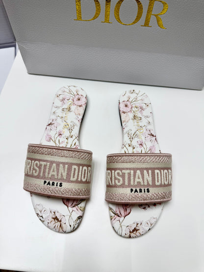 CD 26s Embroidered Sandals Pink Pastel Canvas Leather 683020